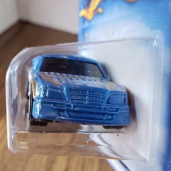 Hot Wheels 2001 Mainline Mercedes C-Class Blue w/ Gold Flames #171 - Picture 7 of 8